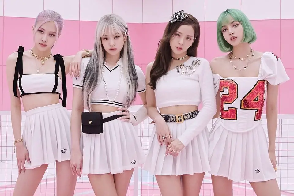 Nicki Minaj, BLACKPINK, Anitta & More: Which 2022 VMAs Performance Was Your Favorite? 2 BLACKPINK