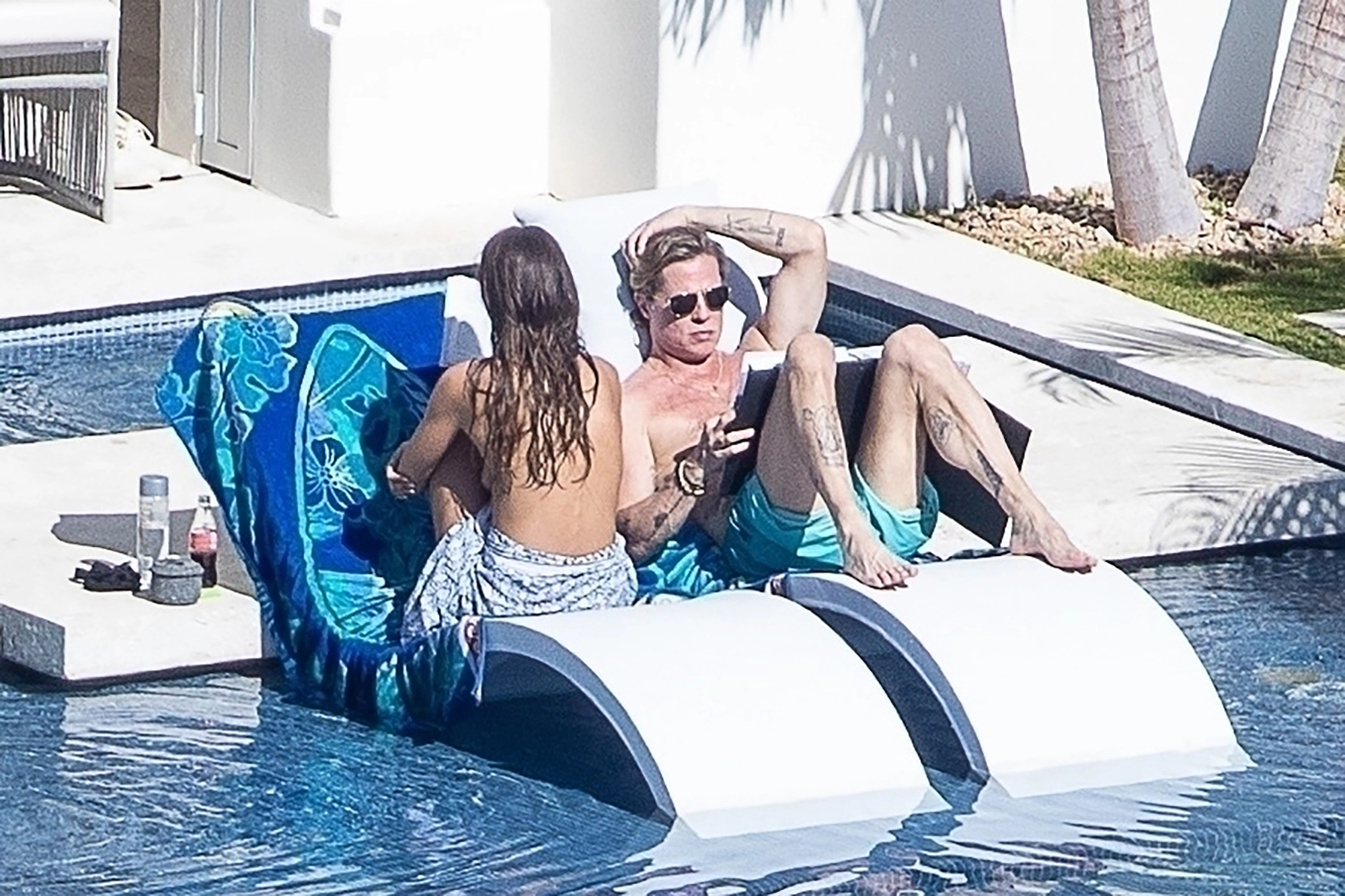 Brad Pitt and Ines De Ramon enjoy some topless sunbathing in Cabo 1 Brad Pitt and Ines De Ramon